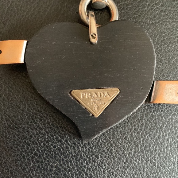 Prada key chain - Picture 5 of 6